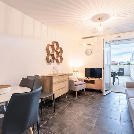 La Boetie By Interhome *
