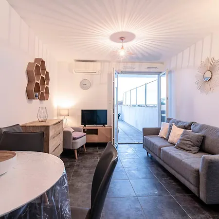 Lägenhet La Boetie A By Interhome